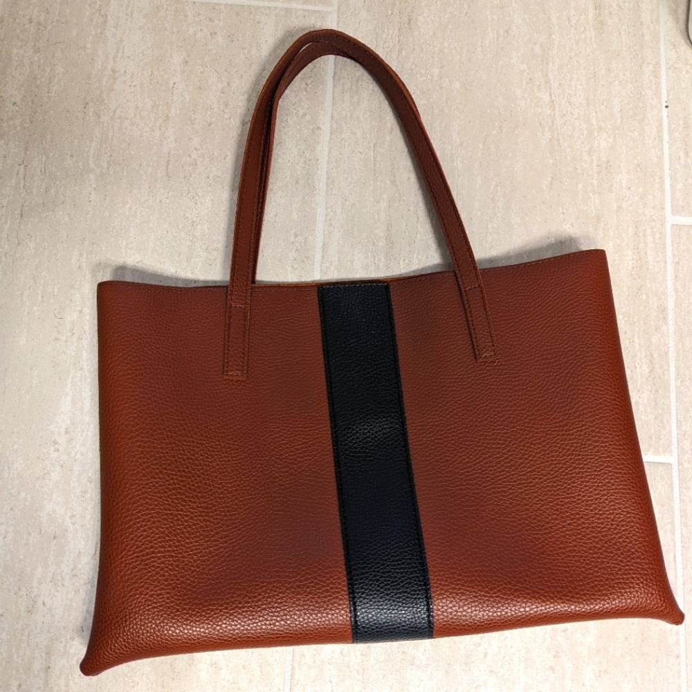 👜 Vince Camuto Luck Leather Tote Bag 👜